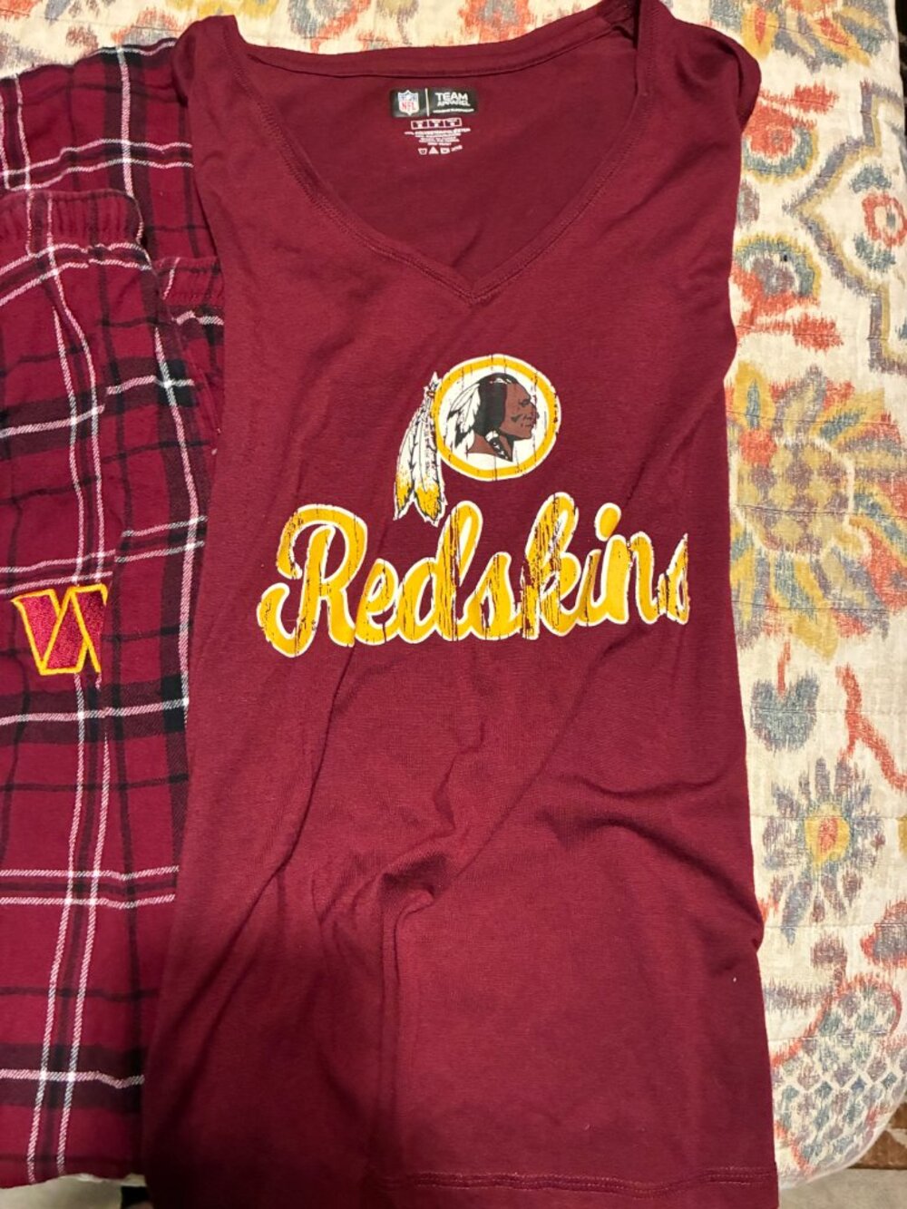 NFL Washington Redskins Pajama Set - MEDIUM - Top and Bottom - Picture 3 of 7